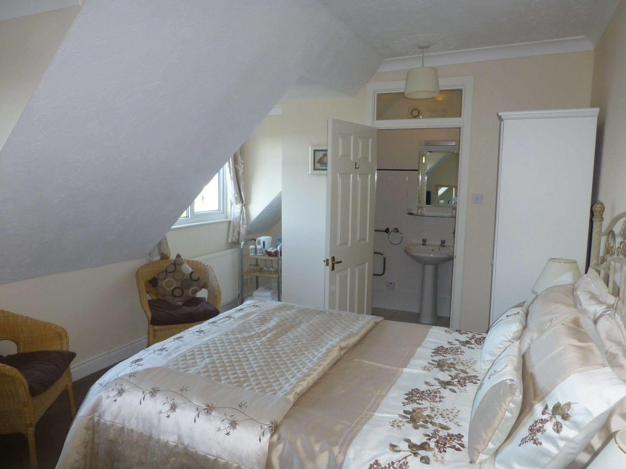 Beech Lodge Guest House New Milton Eksteriør bilde